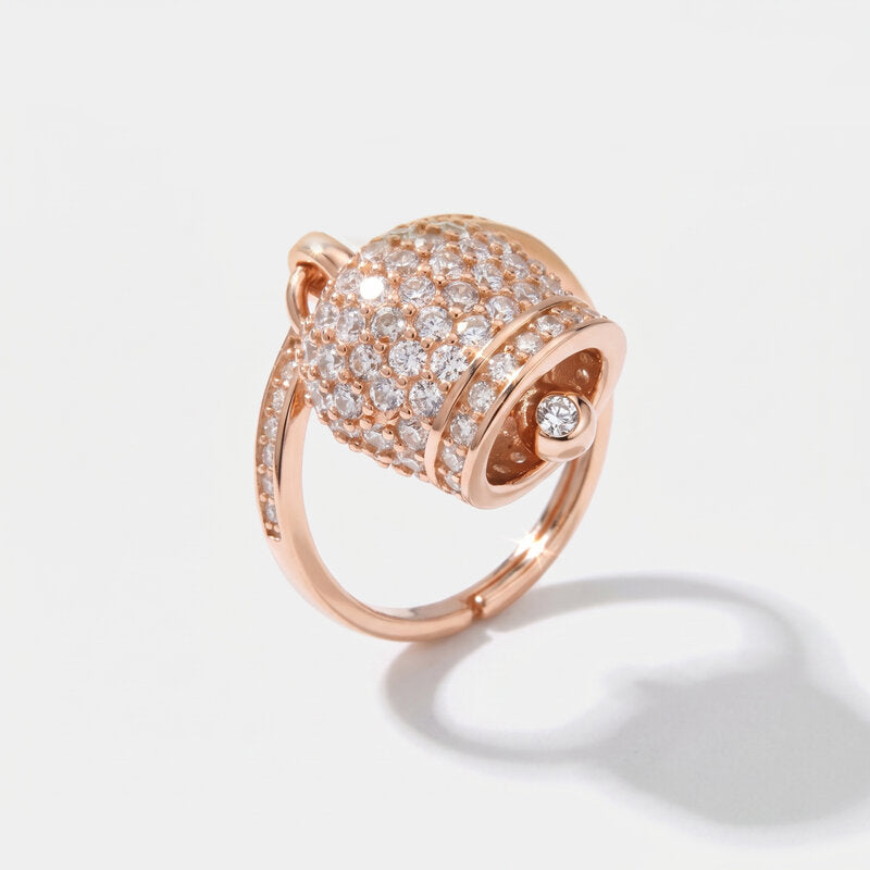 Anello in Argento 925 con campanella portafortuna impreziosito da cubic zirconi