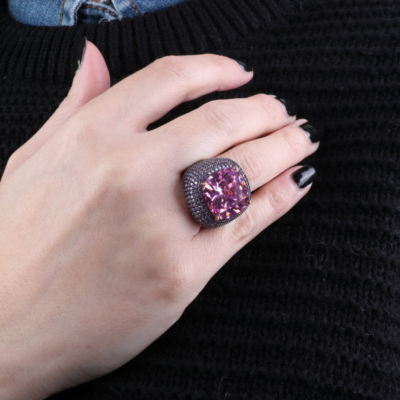 Anello in Argento 925 con grande zircone centrale rosa con zirconi lavanda e viola - BYSIMON gioielli