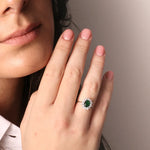 Anello in Argento 925 solitario con zirconi bianchi e zircone centrale verde smeraldo - BYSIMON gioielli