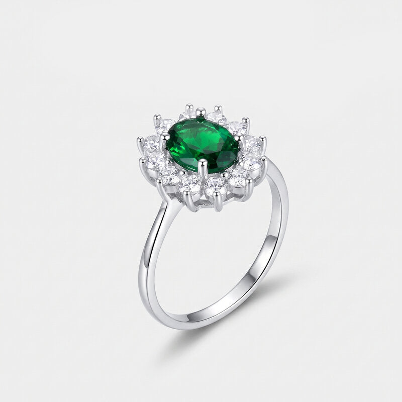 Anello in Argento 925 solitario con zirconi bianchi e zircone centrale verde smeraldo - BYSIMON gioielli