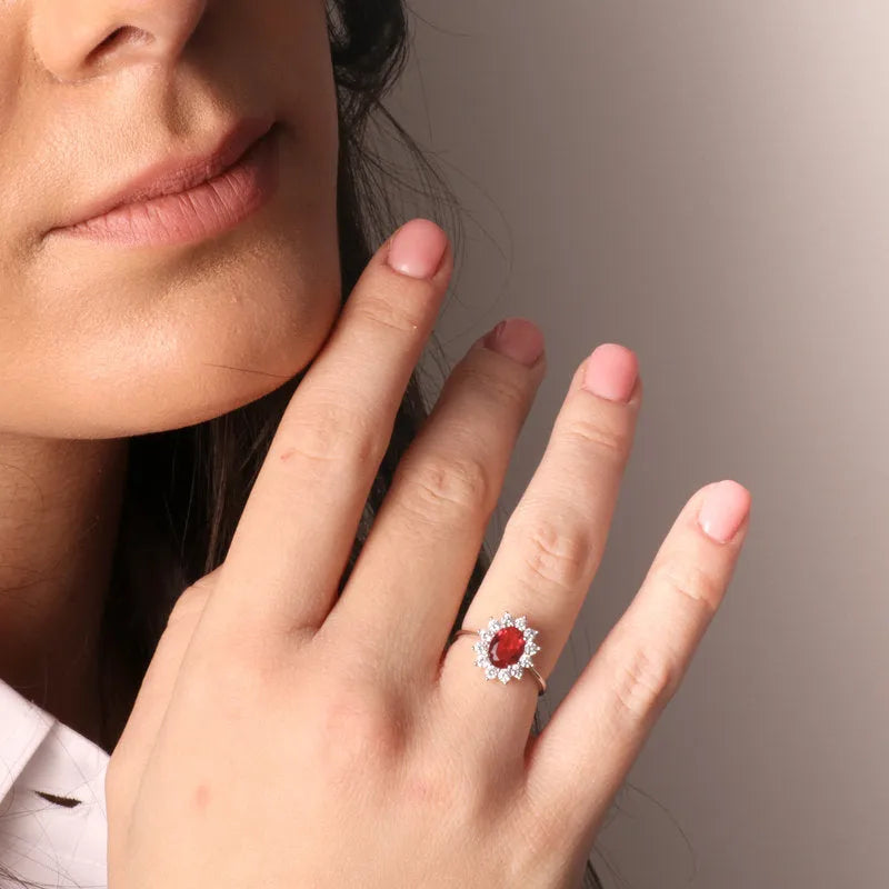Anello in Argento 925 solitario con zirconi bianchi e zircone centrale rosso rubino - BYSIMON gioielli