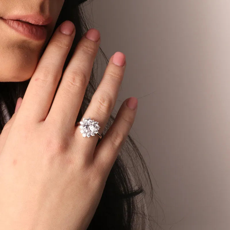 Anello in Argento 925 solito con cuore tempestato da zirconi bianchi