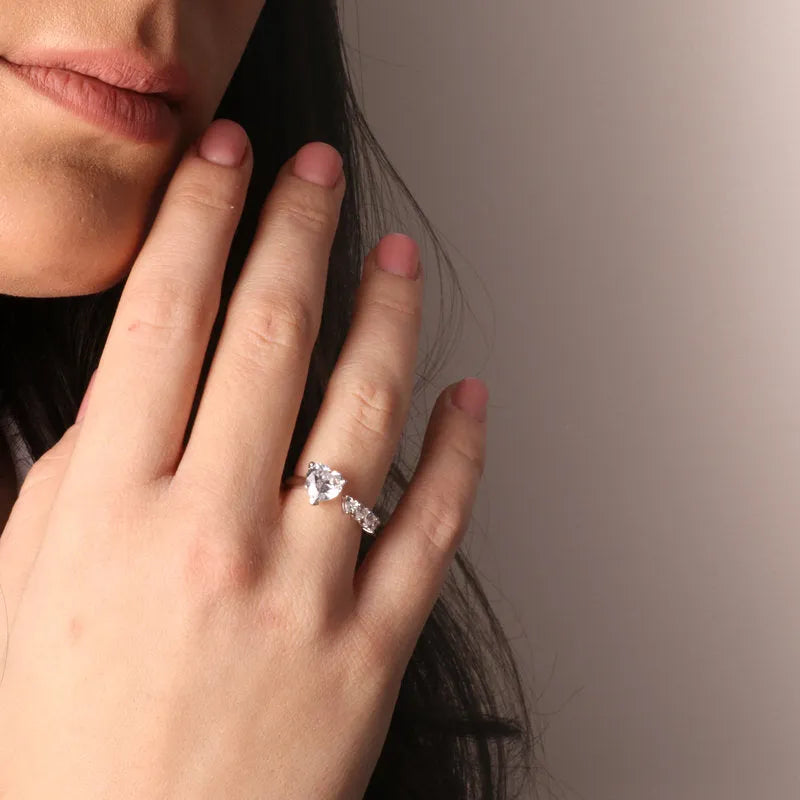Anello in Argento 925 con cuori in zirconi bianchi