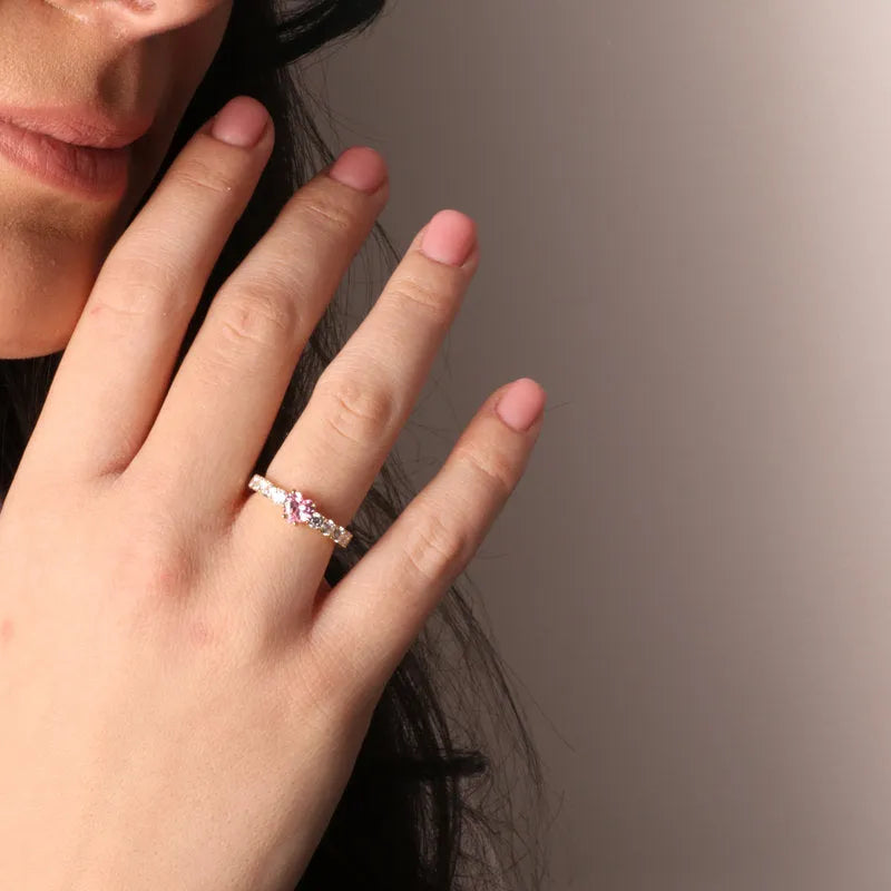 925 Silver ring with central heart in pink zircon surrounded by white zircons