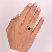 Anello in Argento 925 con zirconi bianchi e cuore centrale blu