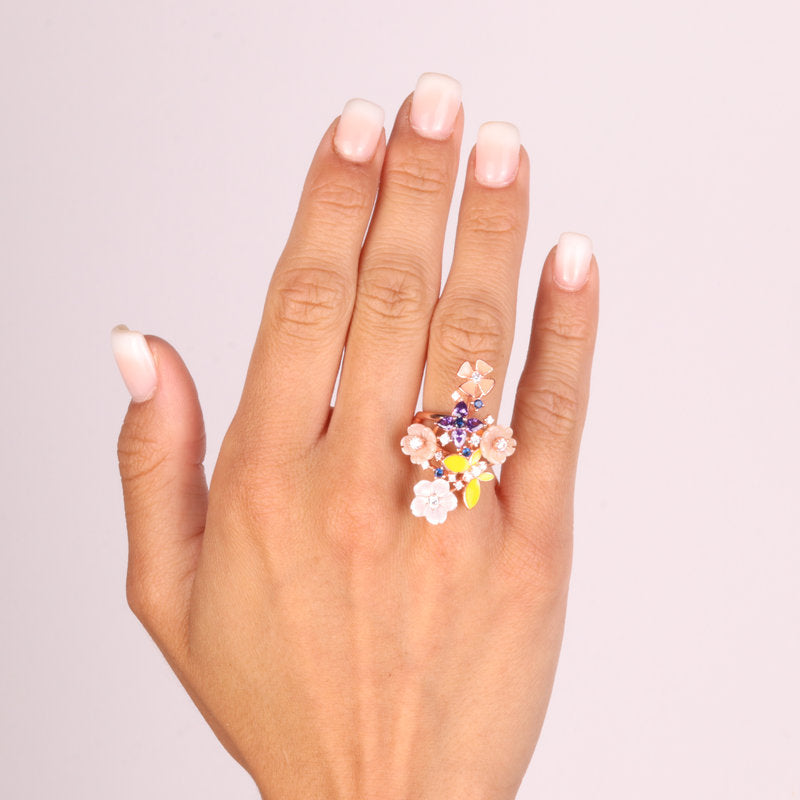 Anello in Argento 925 con fiori in madreperla impreziosito da zirconi colorati