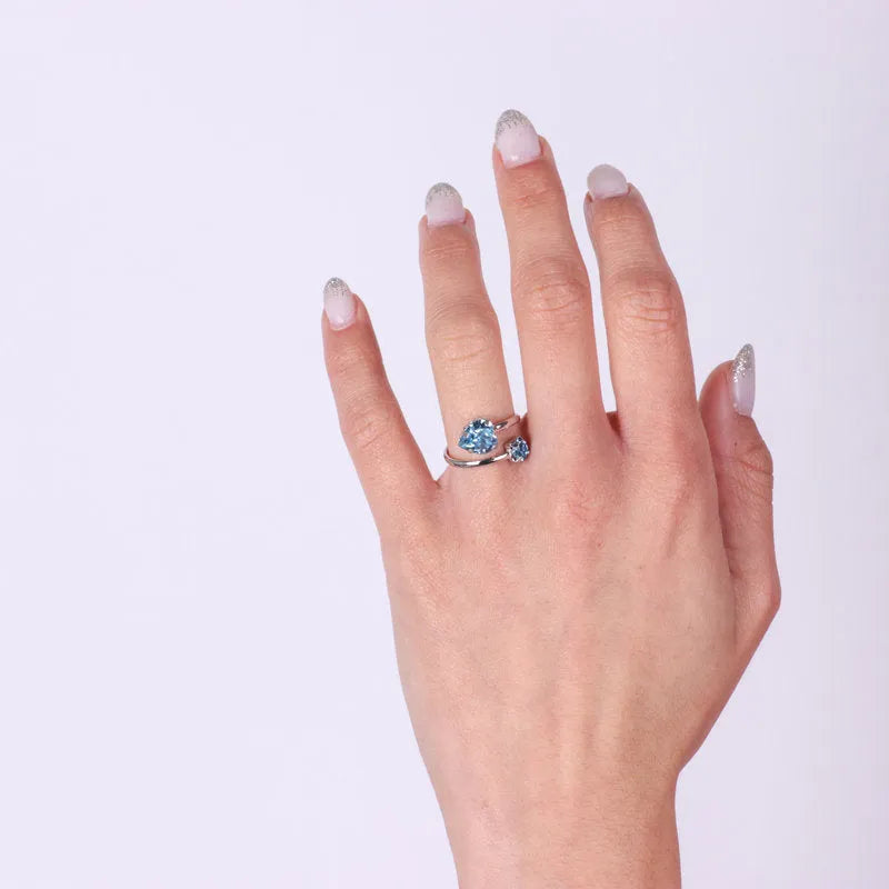 Anello in Argento 925 con cuore e punto luce azzurro - BYSIMON gioielli