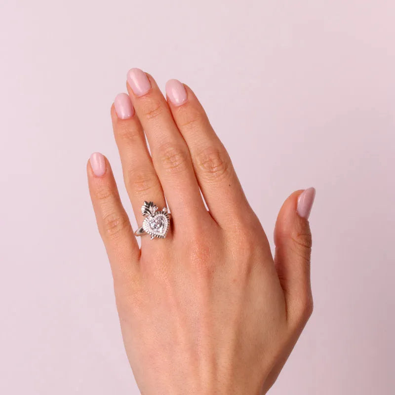 Anello in Argento 925 con cuore sacro e zirconi bianchi Collezione Amsterdam - BYSIMON gioielli