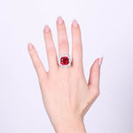 Anello in Argento 925 con zircone rosso impreziosito da zirconi trasparenti SIMEONE - gioiello BySimon