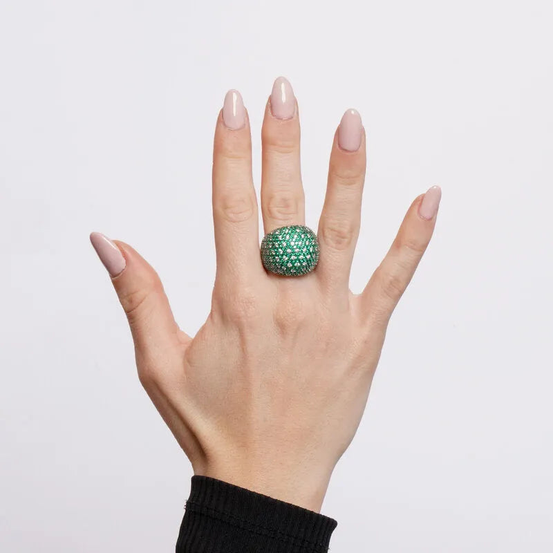 Anello in Argento 925 bombato con pave' verdi