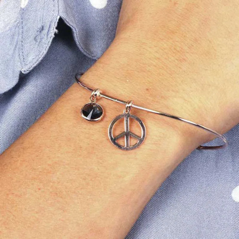 Bracciale in Argento 925 rigido con simbolo pace e cristallo colorato pendenti