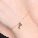 Bracciale in Argento 925 con corno portafortuna in smalto rosso e quadrifoglio - BYSIMON gioielli