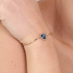 Bracciale in Argento 925 semi-rigido con cristallo forma cuore blu denim e giro di cristalli bianchi