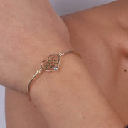 Bracciale in Argento 925 scritta KISS incorniciata in cuore con cristallo bianco.