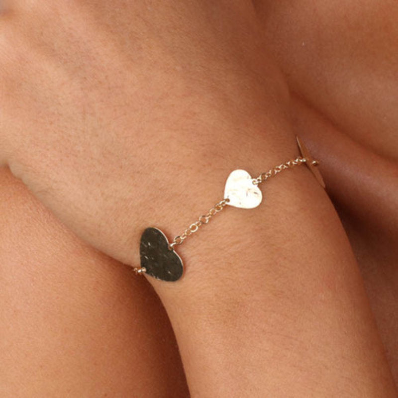 Bracciale in Argento 925 con giro di cuori satinati - BYSIMON gioielli