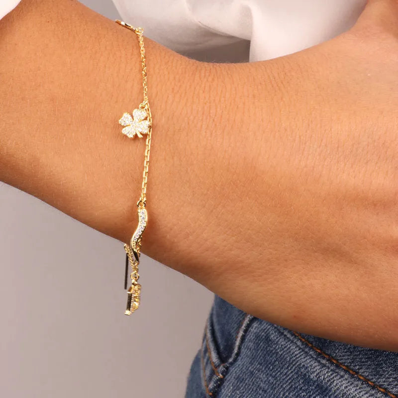 Bracciale in Argento 925 con ciondoli portafortuna in zirconi bianchi