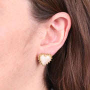 Orecchini in Acciaio con cuore in resina madreperla