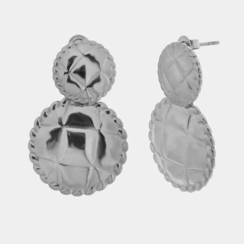 Orecchini in Acciaio con piastre rigate placcato silver