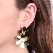 Orecchini in Acciaio con fiori e perla pendente