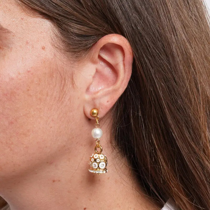 Orecchini in Acciaio con perle e campanelle a pois bianchi impreziosite da cristalli - BYSIMON gioielli