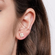 Orecchini in Acciaio fiore a lobo con punti luce