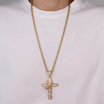 Collana in Acciaio con pendente religioso a forma di croce con serpente impreziosito da cristalli - BYSIMON gioielli