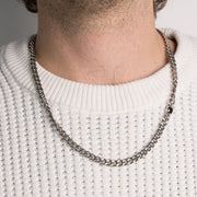 Collana in Acciaio a catena placcato argento con punto luce nero