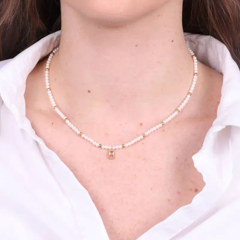 Collana in Acciaio con giro di perle e cristallo rettangolare rosa - BYSIMON gioielli