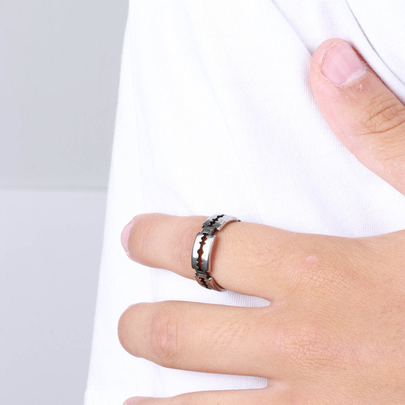 Anello in Acciaio a forma di zig zag IJEWEL - gioiello BySimon
