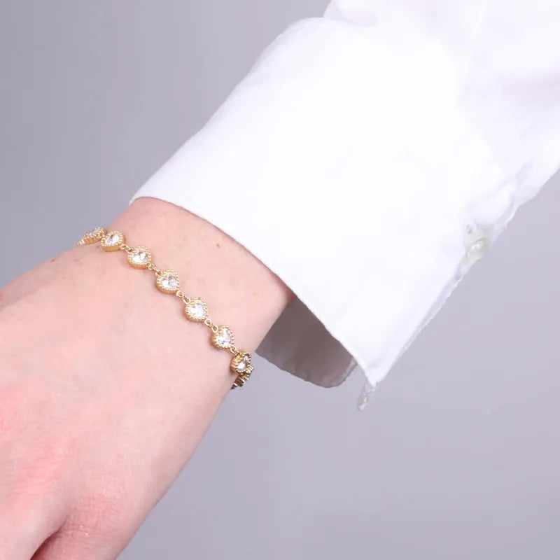 Bracciale in Acciaio giro di cuori impreziositi da cristalli