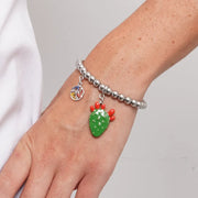 Bracciale in Acciaio maglia a sfere, con fico d'india pendente, impreziosito da smalto verde e punte di smalto rosso