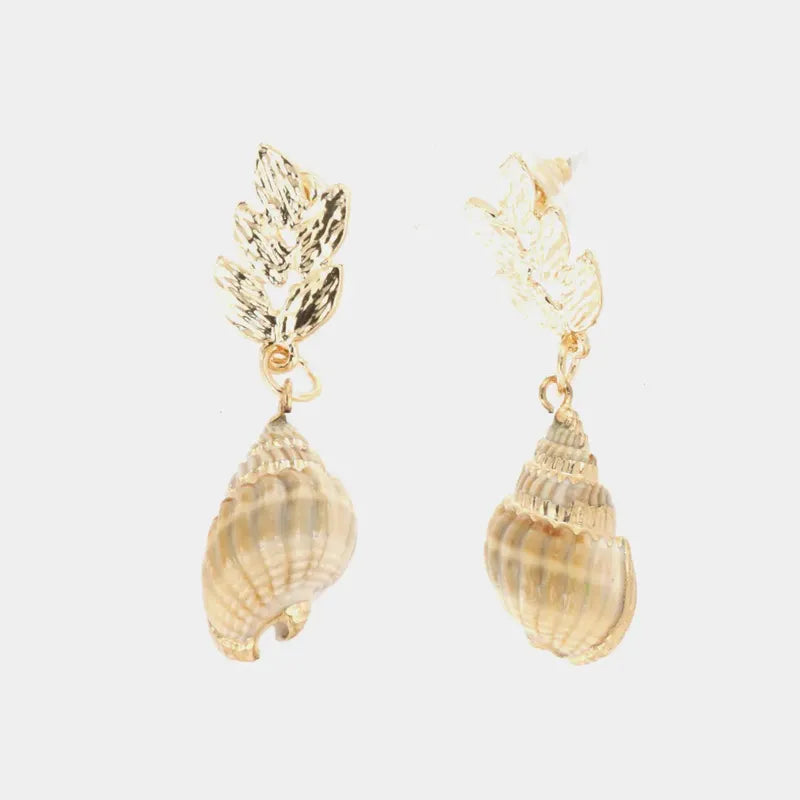 Orecchini in Metallo  con conchiglia pendente