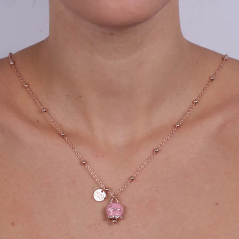 Collana in Metallo con campanella portafortuna pendente impreziosita da smalto rosa e cristalli - BYSIMON gioielli