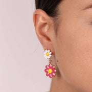 Orecchini in Metallo con margherite in smalto colorato pendenti