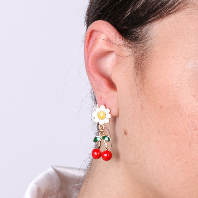 Metal earrings with lobe daisy and pendant cherry
