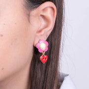 Orecchini in Metallo con fiore a lobo e cuore rosso