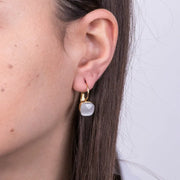 Orecchini in Metallo a cerchio con cristallo quadrato bianco