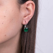 Orecchini in Metallo a cerchio con cristallo quadrato verde