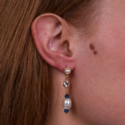 Orecchini in Metallo con perle allungate bianche e corallini  blu