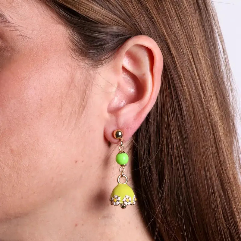 Orecchini in Metallo con campanella verde e  fiori e perla