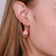 Orecchini in Metallo con pumo rosa e placcatura oro