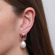 Orecchini in Metallo con perla pendente e cristalli rosa a lobo