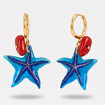 Orecchini in Metallo a forma di stella marina blu e pietre rosse BYS - gioiello BySimon