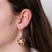 Orecchini in Metallo pendenti donna a forma di fiore con cristalli oleografici e sfere satinate