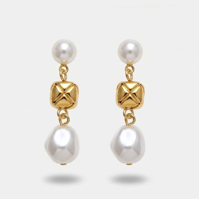 Orecchini in Metallo pendenti cubo oro e sfere
