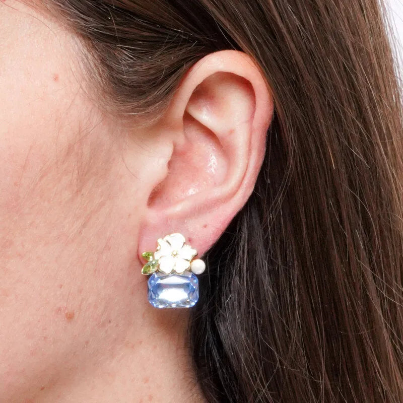 Orecchini in Metallo fiore bianco e cristallo azzurro