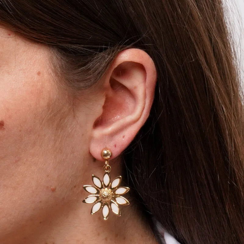 Orecchini in Metallo margherita dorata petali avorio lisci eleganti donna Capri