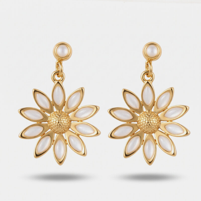 Orecchini in Metallo margherita dorata petali avorio lisci eleganti donna Capri
