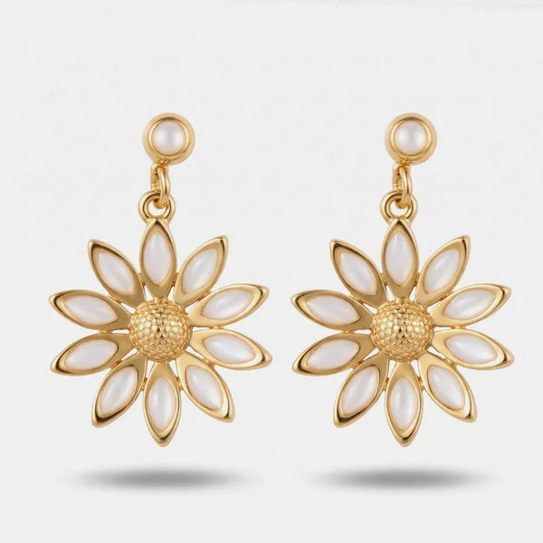 Orecchini in Metallo margherita dorata petali avorio lisci eleganti donna Capri
