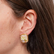 Orecchini in Metallo quadrati con fiore centrale stile
